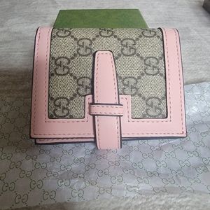 GUCCI Wallet (lightly used)